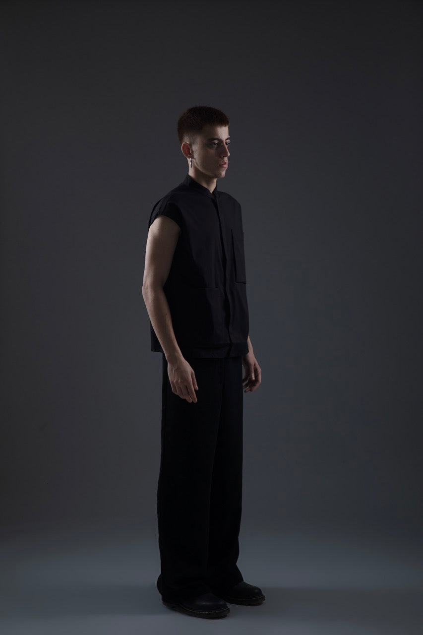 CUT SLEEVES VEST SHIRT