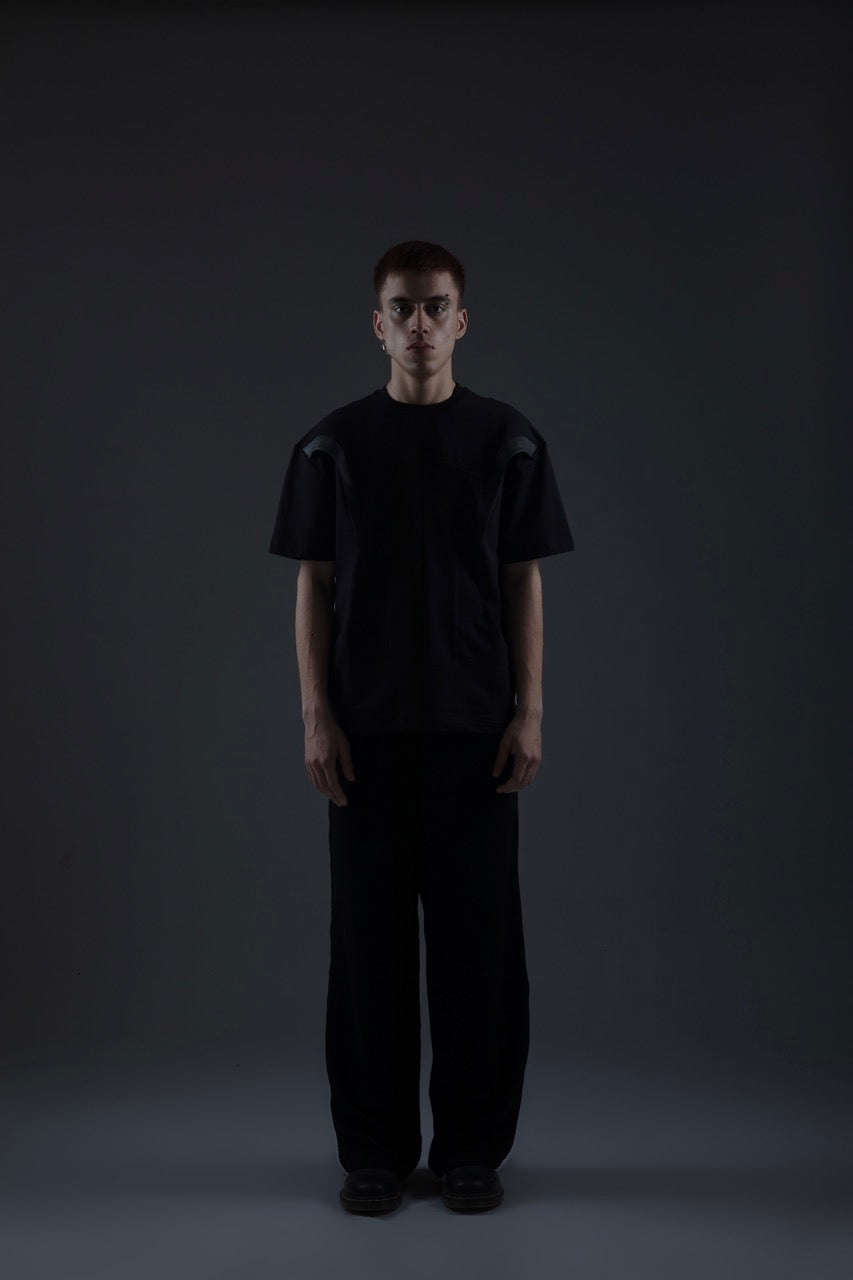 BLACK PANELLED TEE WITH LEATHER ACCENTS