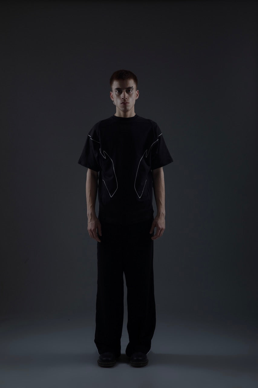 MONO PIPED TEE BLACK
