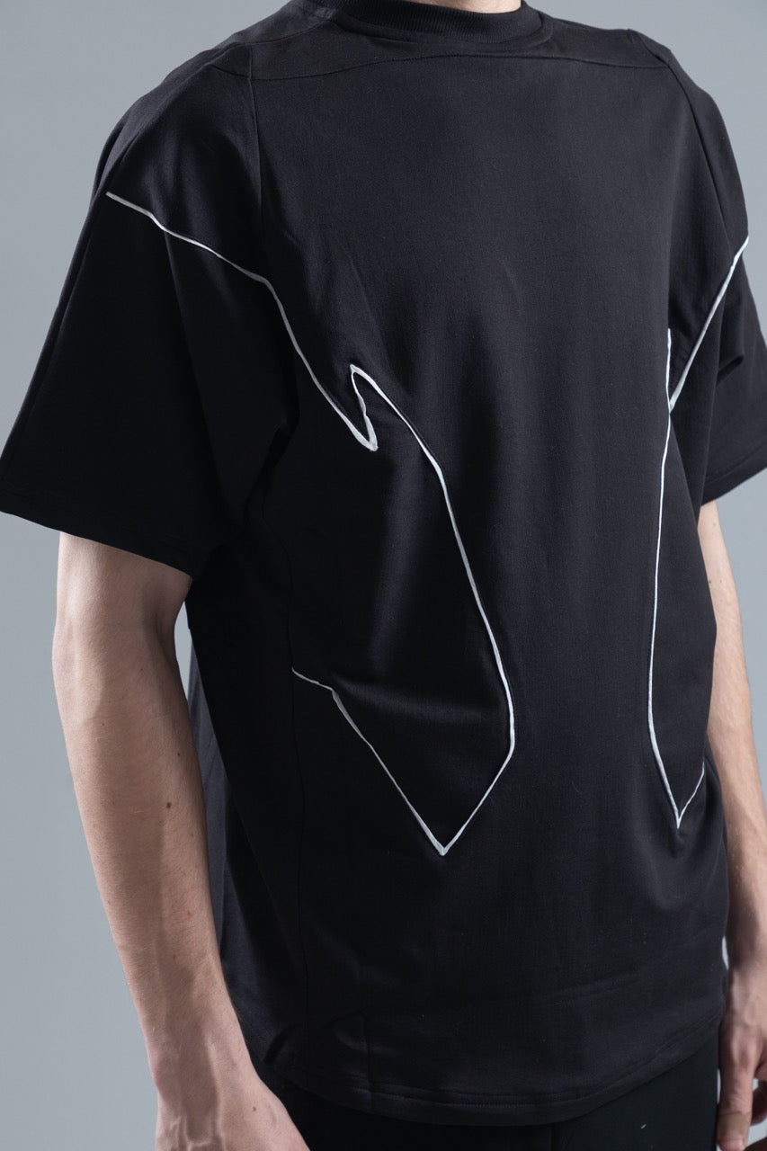 MONO PIPED TEE BLACK