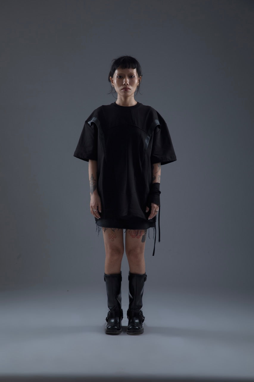 BLACK PANELLED TEE WITH LEATHER ACCENTS