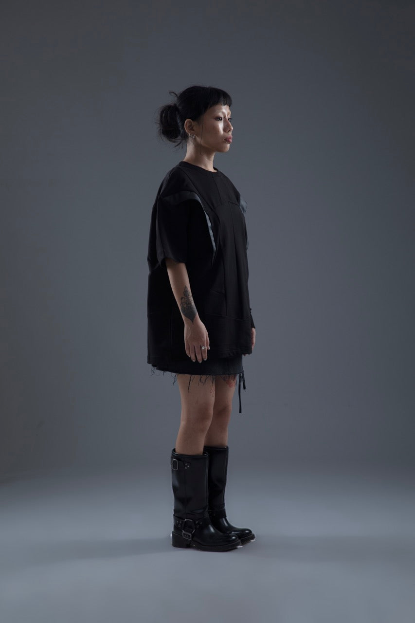 BLACK PANELLED TEE WITH LEATHER ACCENTS