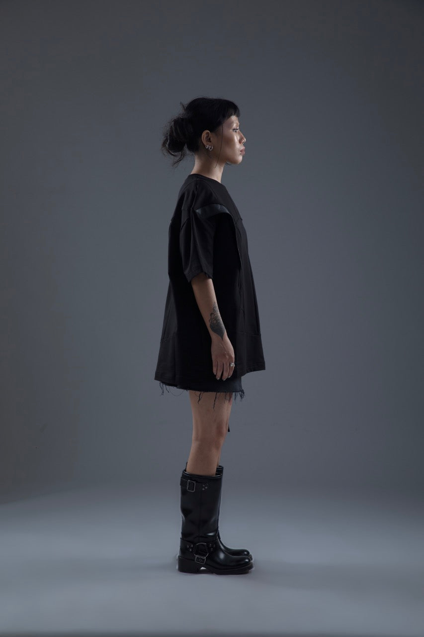 BLACK PANELLED TEE WITH LEATHER ACCENTS