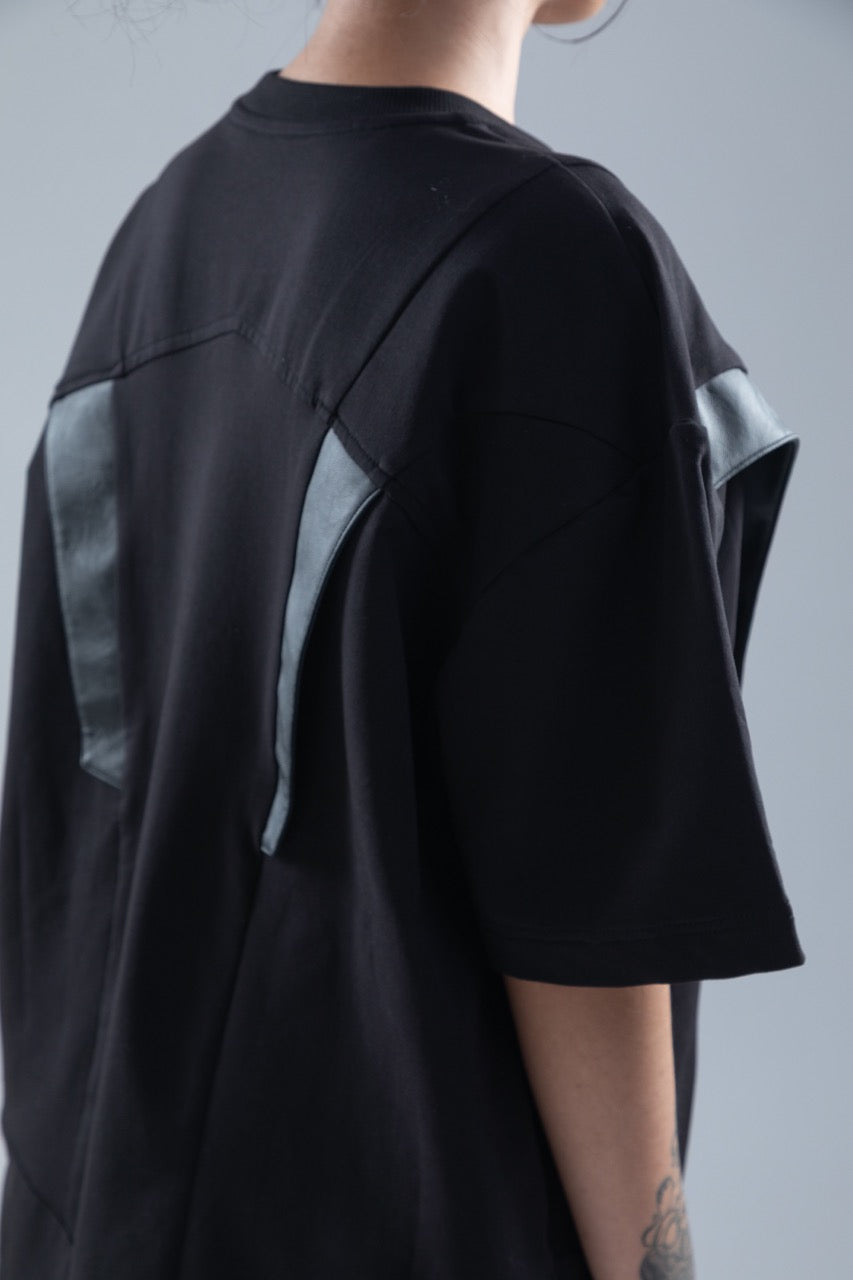 BLACK PANELLED TEE WITH LEATHER ACCENTS