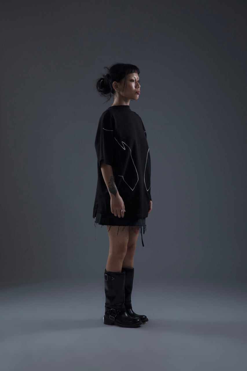 MONO PIPED TEE BLACK