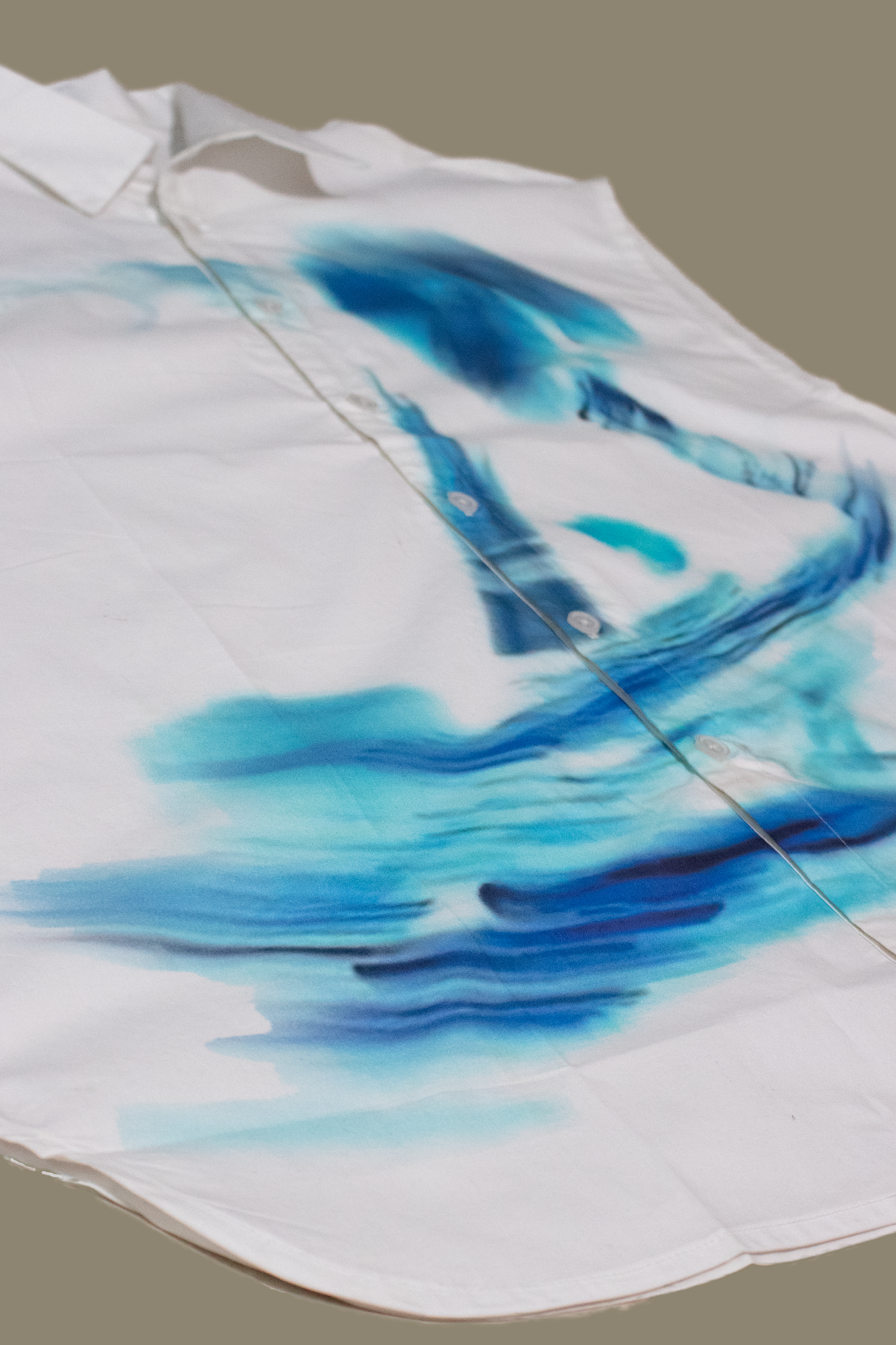 CUT SLEEVES ABSTRACT SHIRT