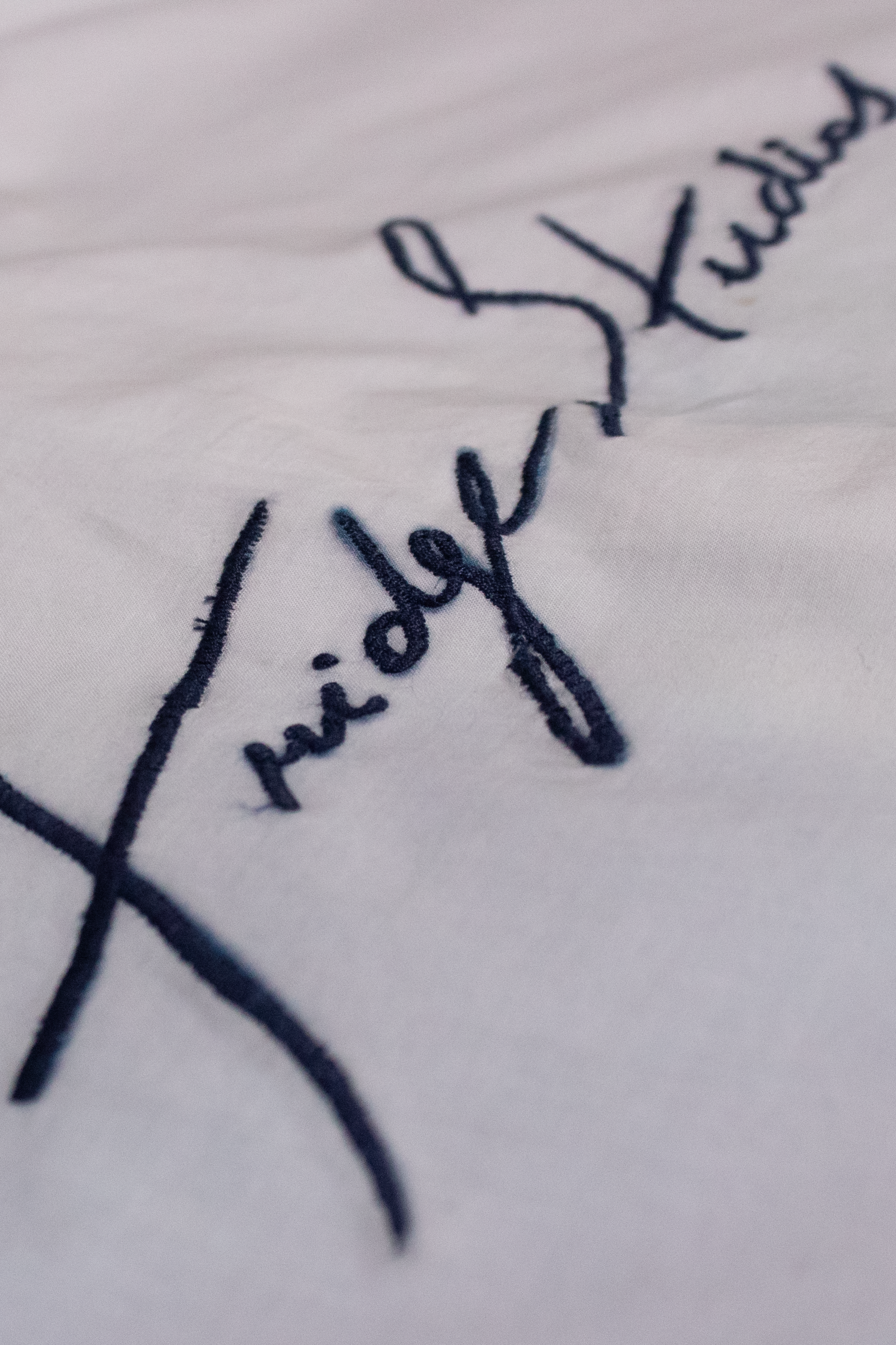 CUT SLEEVES ABSTRACT SHIRT