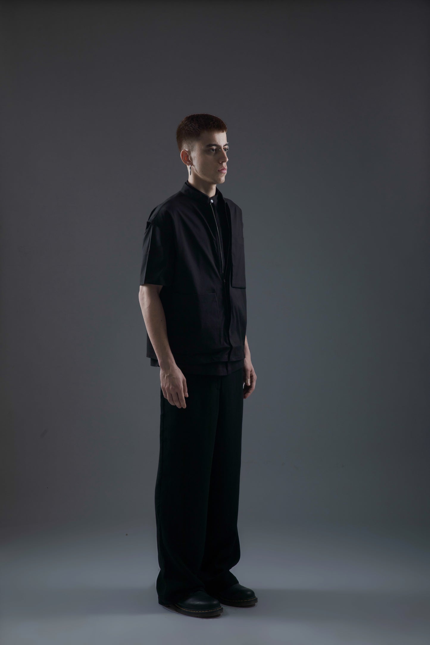 MANDARIN SHIRT + CUT SLEEVES VEST